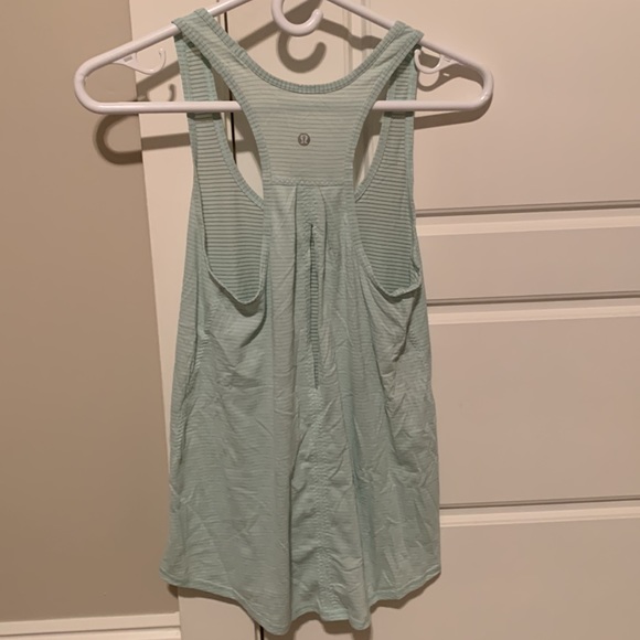 Size 2 Lululemon Salute the Sun Singlet Tank - Picture 2 of 3